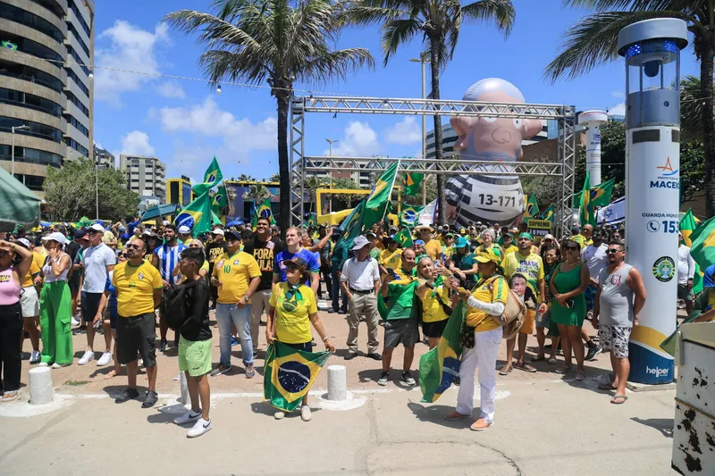 Manifestantes se reúnem em Maceió e pedem anistia para condenados do 8 de janeiro
