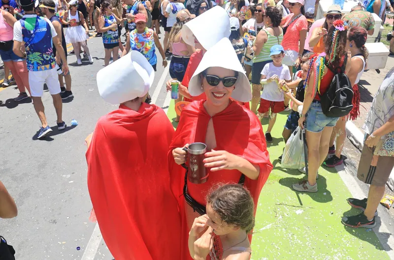 Carnaval do Pinto da Madrugada leva multidão à orla de Maceió