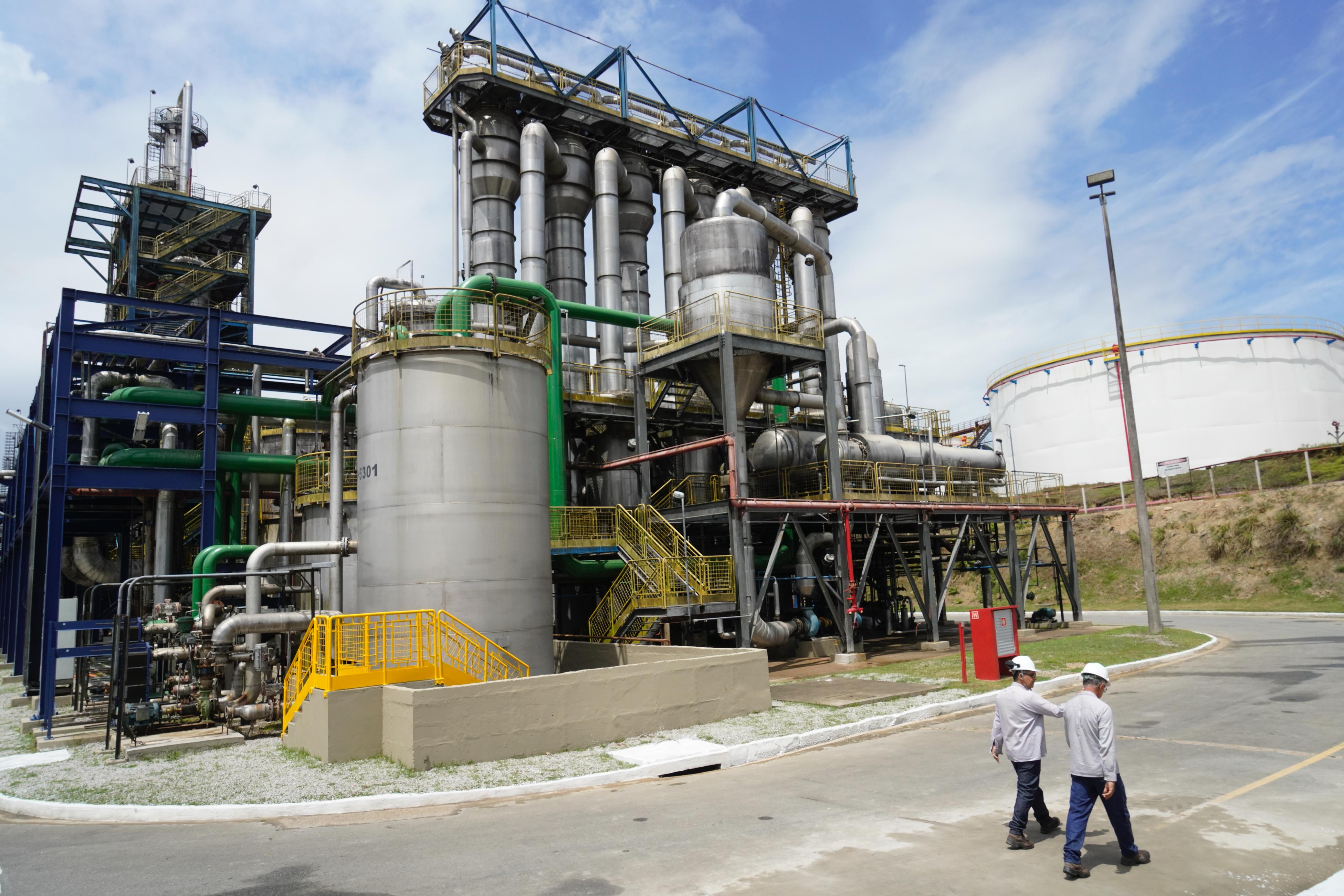 Alckmin celebra alto investimento e geração de renda por complexo de biorrefinarias em AL