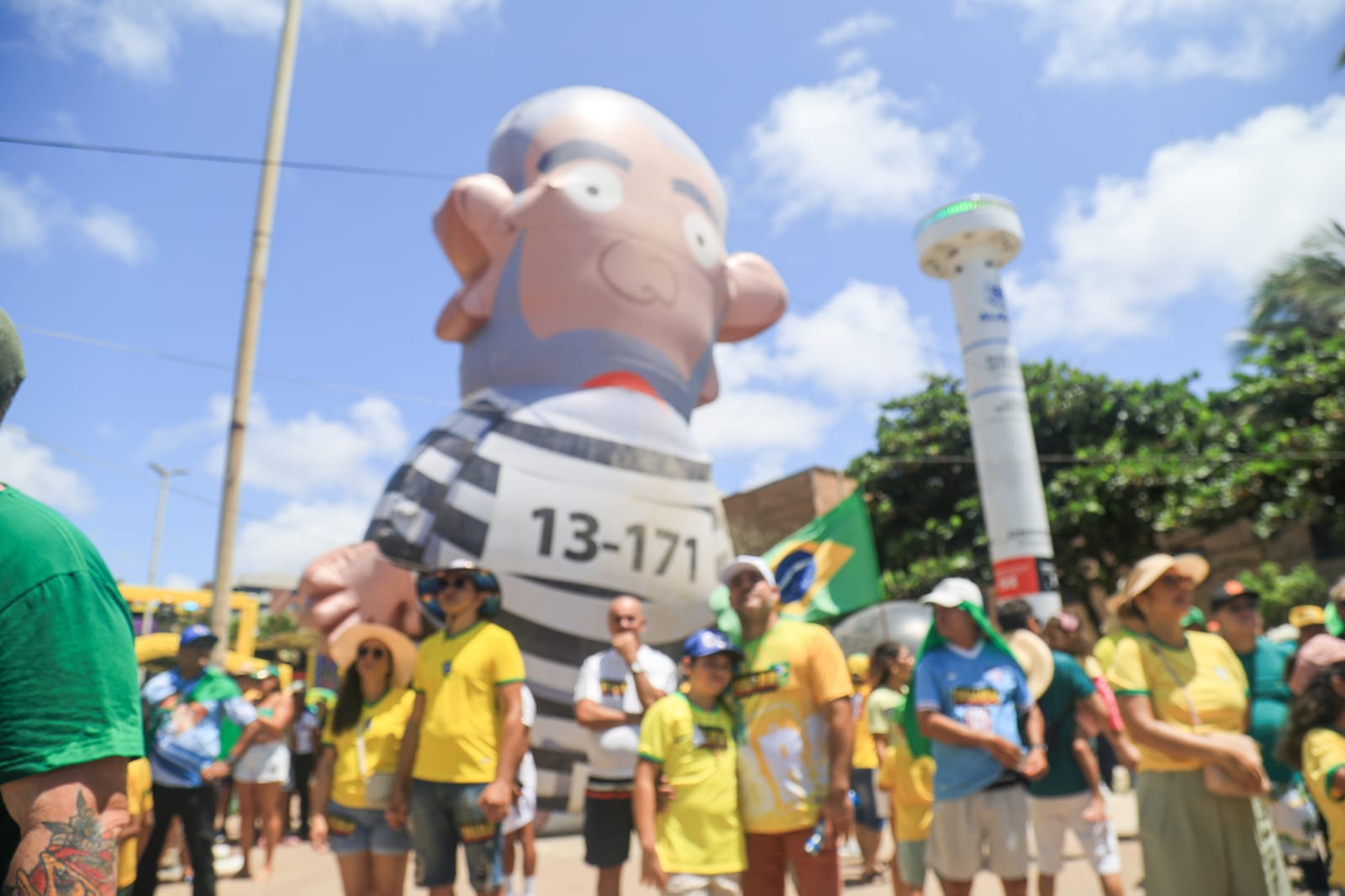 Manifestantes se reúnem em Maceió e pedem anistia para condenados do 8 de janeiro
