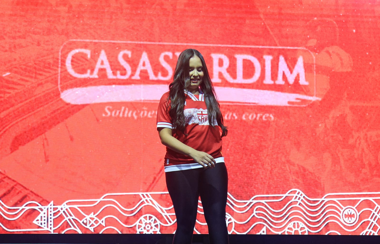 CRB apresenta nova coleção de uniformes para temporada 2025 em noite de festa em Maceió