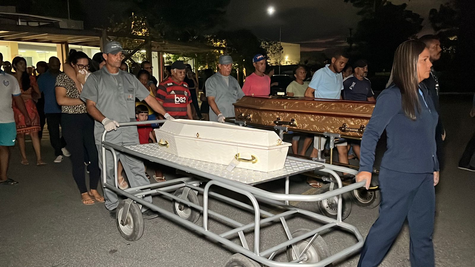 Mãe e filha assassinadas em Maceió são sepultadas sob comoção e pedidos de justiça