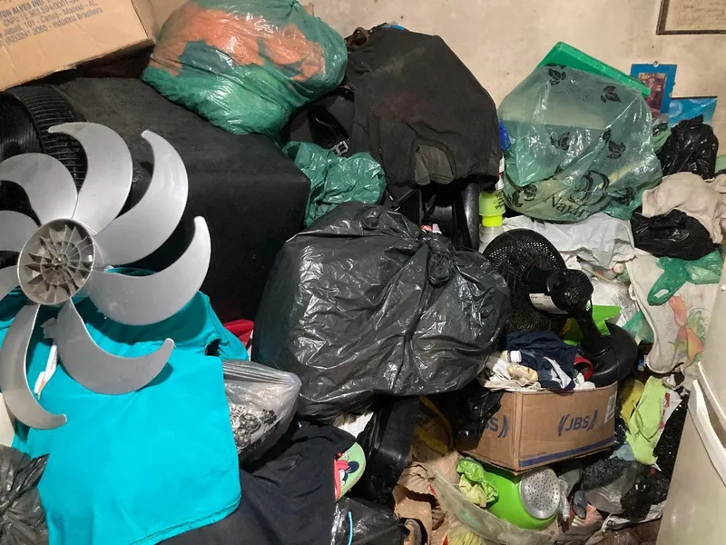 Proprietária do imóvel convivia com diversos materiais inutilizáveis há 25 anos
