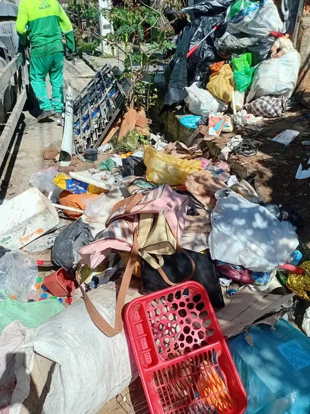 Proprietária do imóvel convivia com diversos materiais inutilizáveis há 25 anos