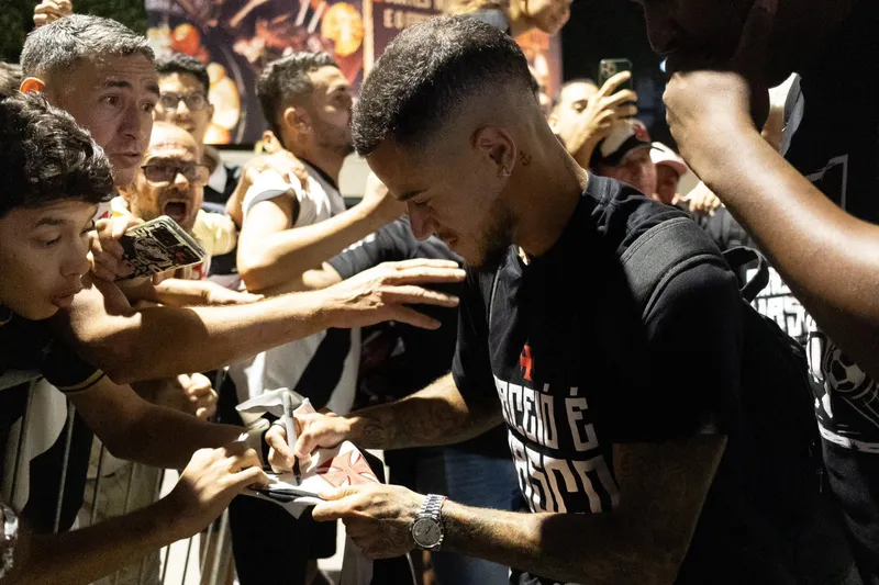 Veja como foi o desembarque do Vasco em Maceió; clube carioca enfrenta CSA