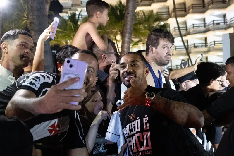 Veja como foi o desembarque do Vasco em Maceió; clube carioca enfrenta CSA