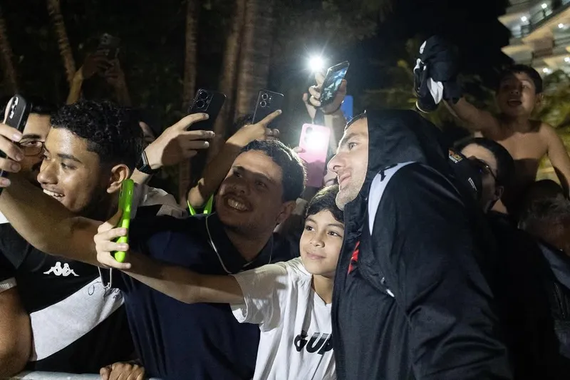 Veja como foi o desembarque do Vasco em Maceió; clube carioca enfrenta CSA