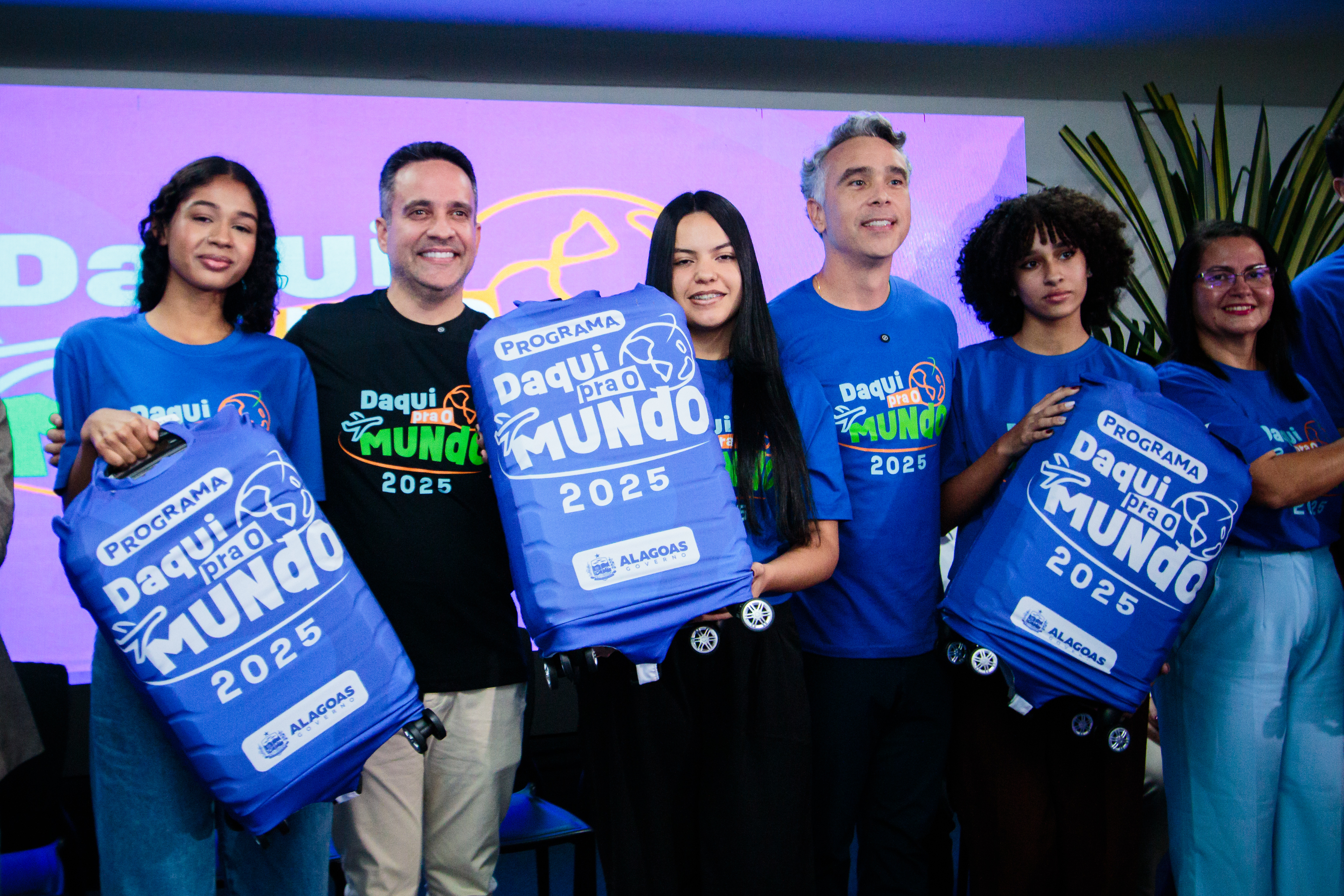 Solenidade de entrega dos kits do programa Daqui Pra O Mundo.
Foto: Pei Fon/ Agencia Alagoas