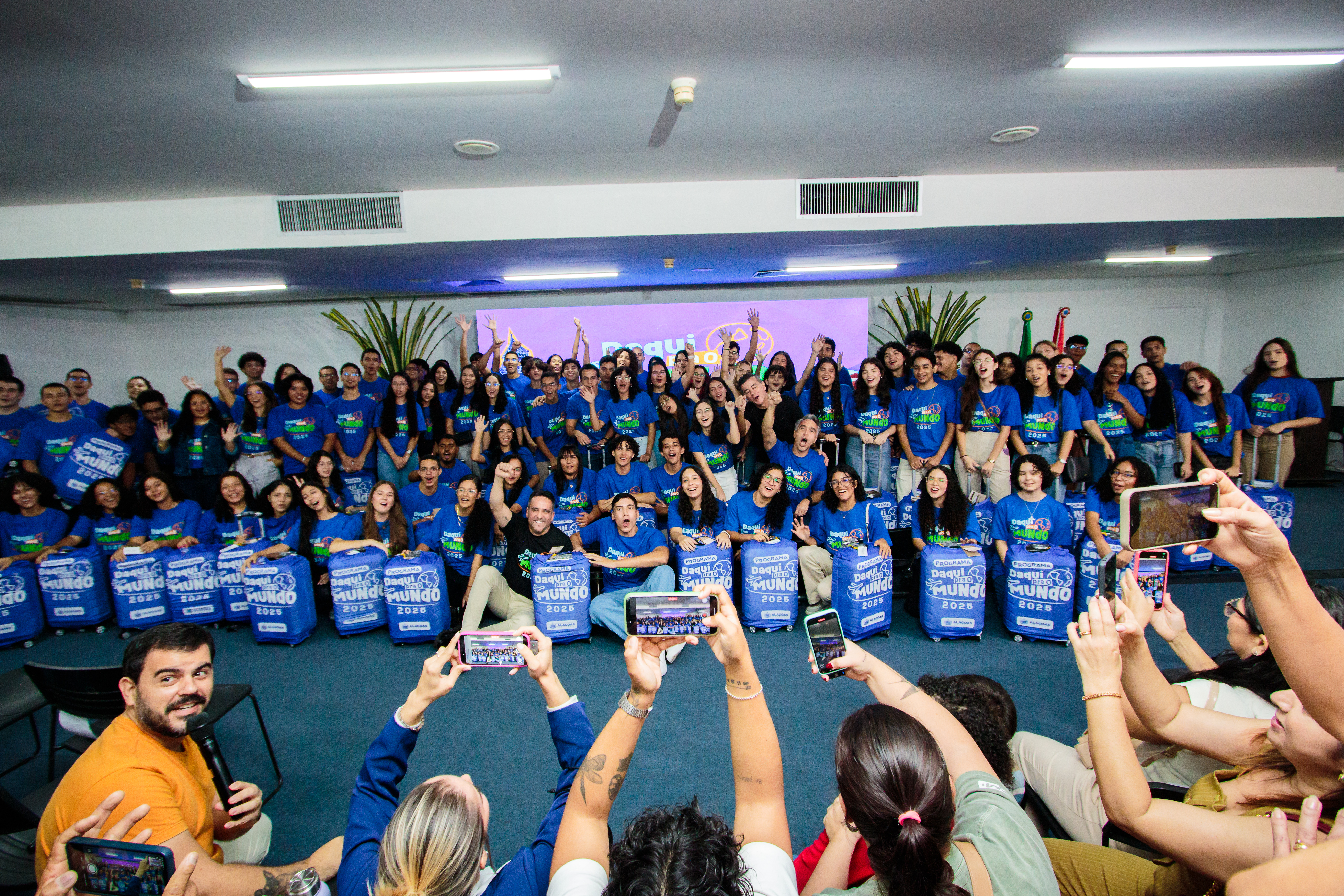Solenidade de entrega dos kits do programa Daqui Pra O Mundo.
Foto: Pei Fon/ Agencia Alagoas