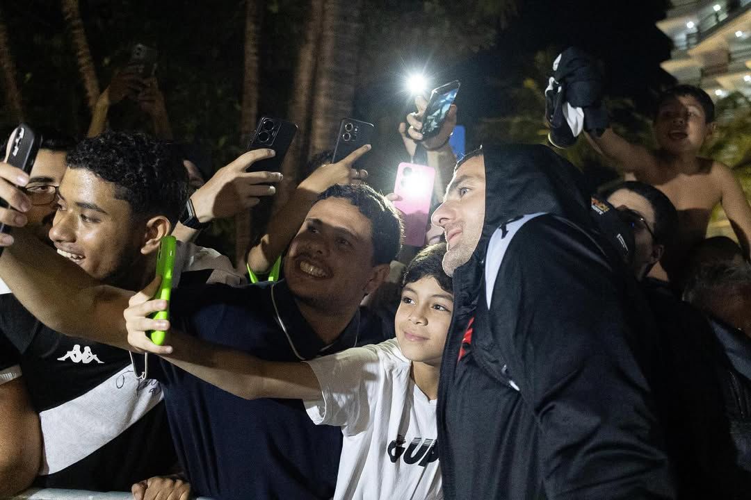 Veja como foi o desembarque do Vasco em Maceió; clube carioca enfrenta CSA