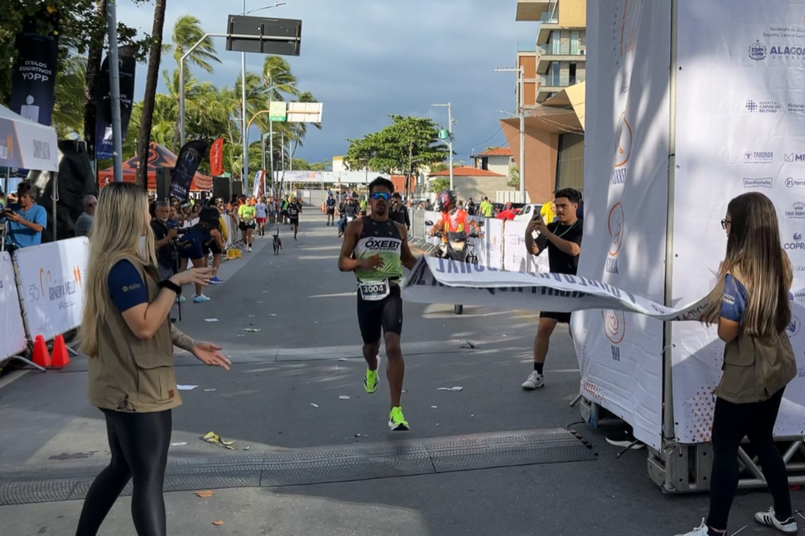 4º Circuito Arnon de Mello reúne mais de 4 mil pessoas na orla de Maceió; veja como foi