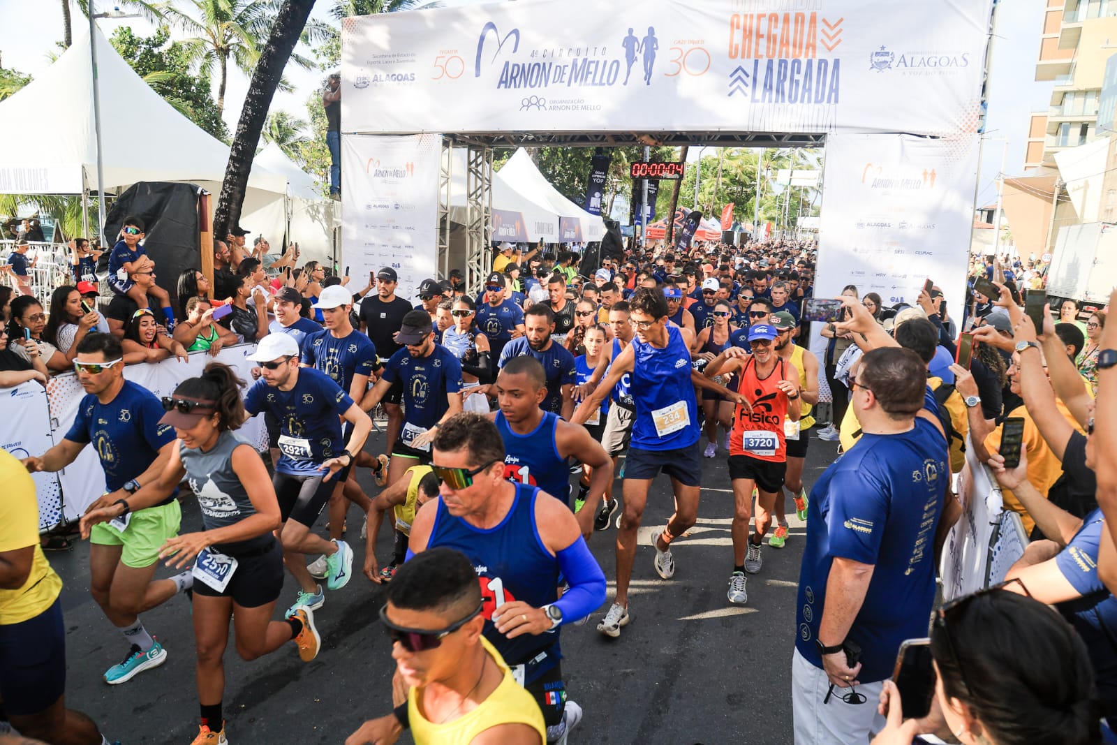 4º Circuito Arnon de Mello reúne mais de 4 mil pessoas na orla de Maceió; veja como foi