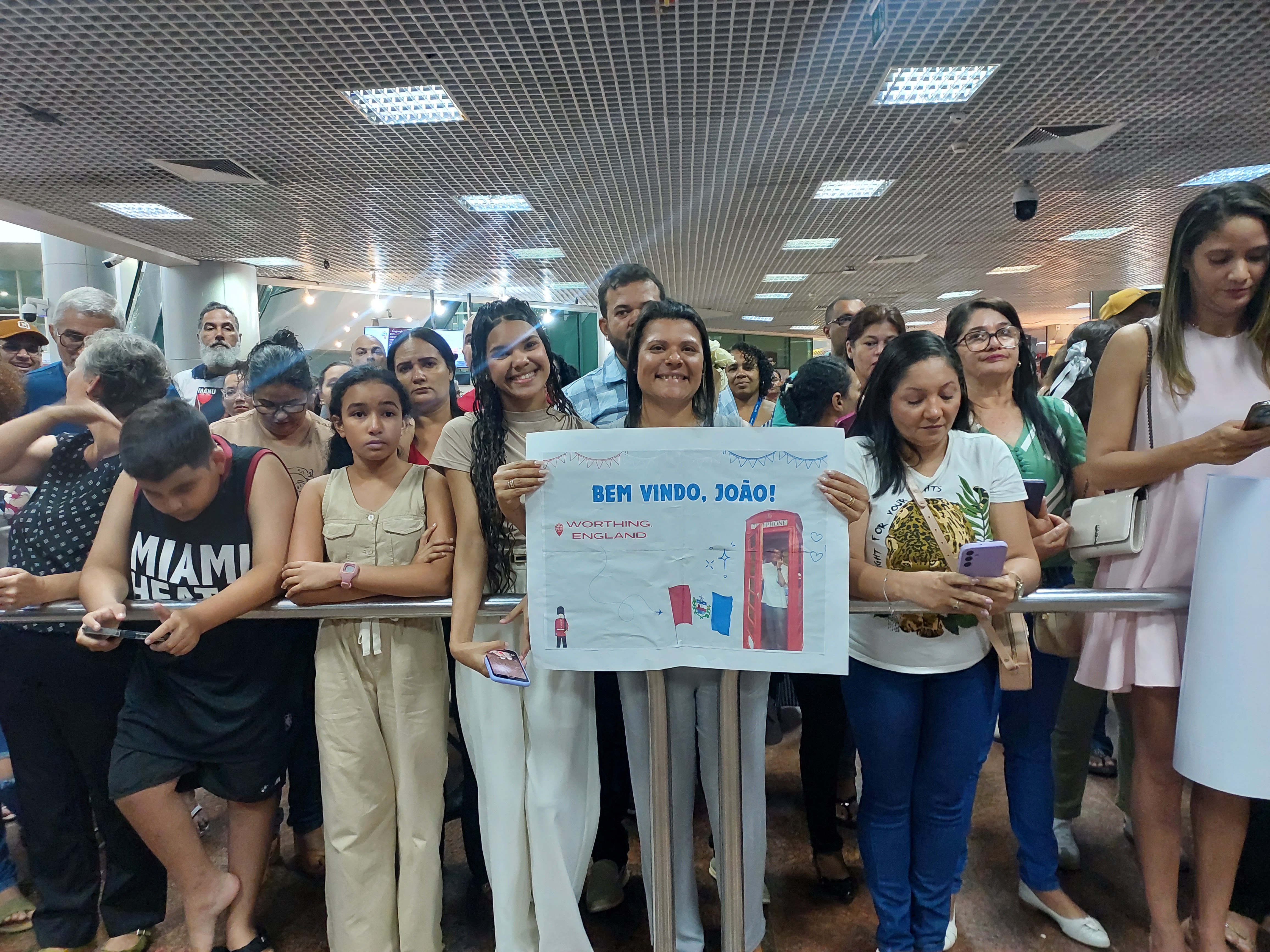 Alunos da rede estadual retornam a Alagoas após um mês de intercâmbio na Inglaterra; veja como foi