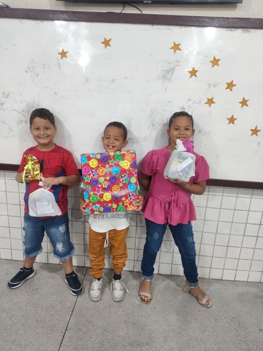 Todas as 6.850 cartinhas de Alagoas são adotadas e presentes já chegam às mãos das crianças