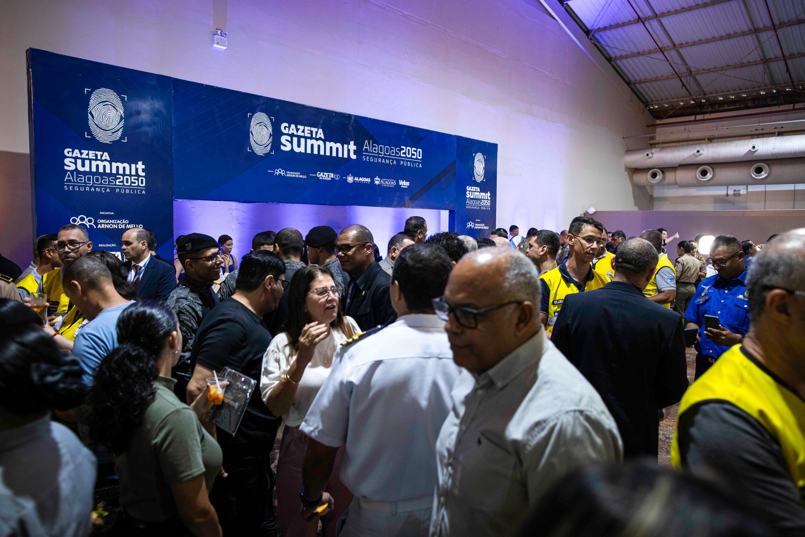 'O crime desafia o Estado e impõe suas regras', alerta coronel em debate sobre facções