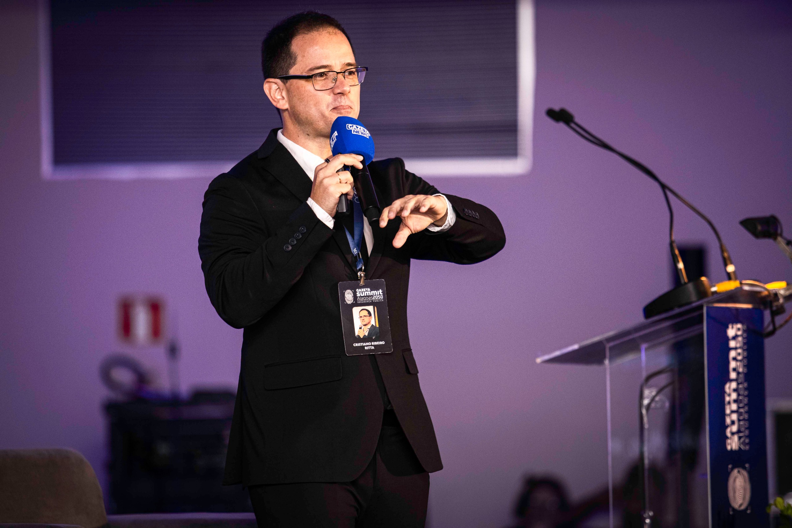 'O crime desafia o Estado e impõe suas regras', alerta coronel em debate sobre facções