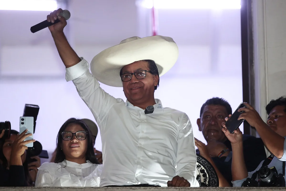 Peru: com Fujimori perto de vitória, Sánchez convoca protesto em Lima