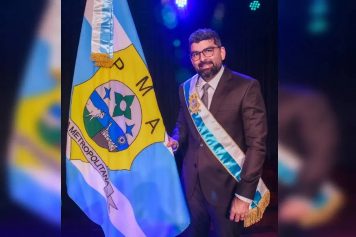 Candidato a governador se pronuncia com esposa após vídeo íntimo viralizar