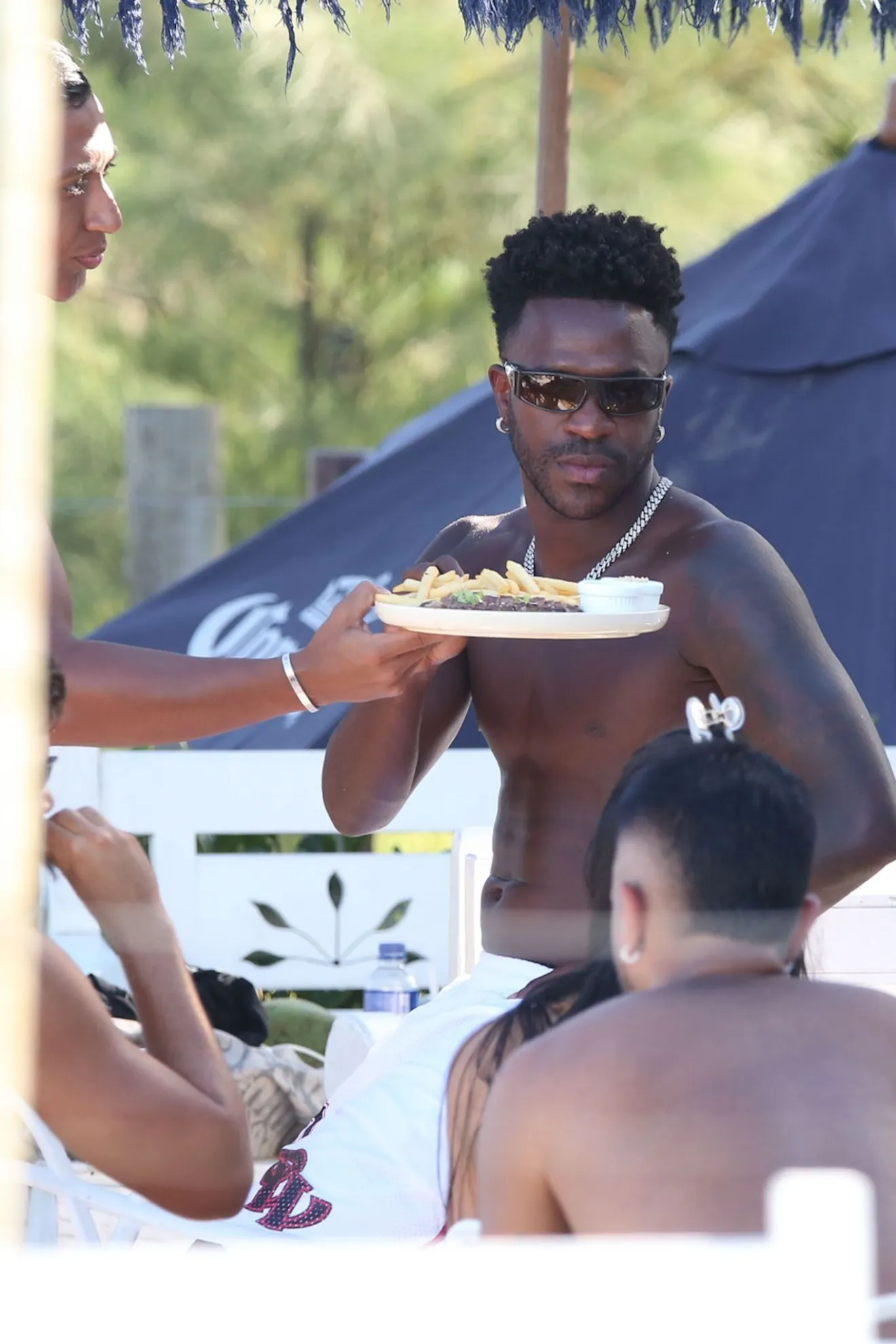 Fotos de Vini Jr. viralizam após harmonização: "Não pode chamar de feio"
