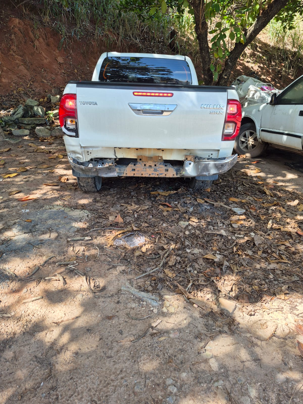 Hilux roubada em Pernambuco é recuperada em Maceió; mulher é presa em operação