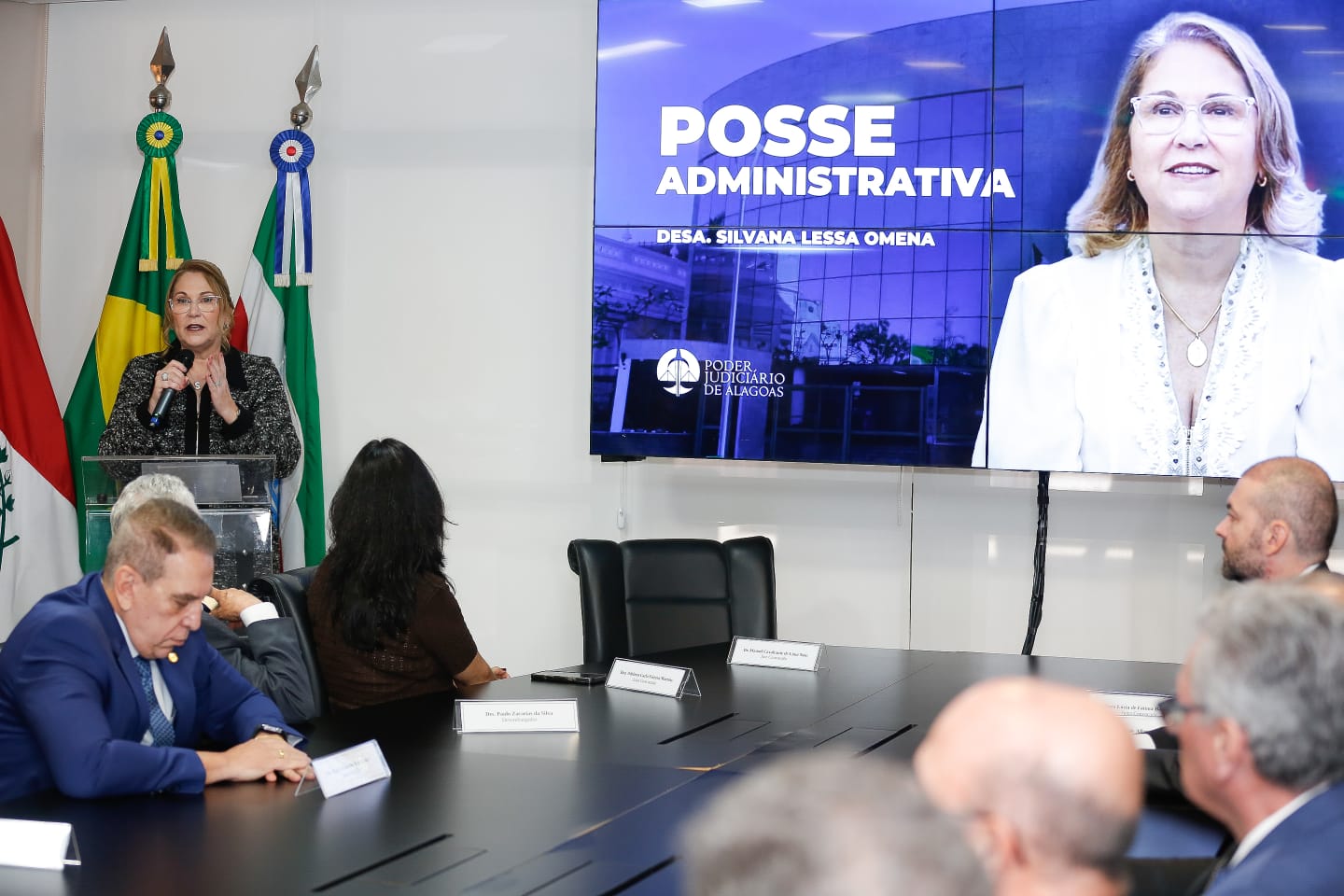 Silvana Omena toma posse como desembargadora do TJAL e diz que abre caminho para outras magistradas