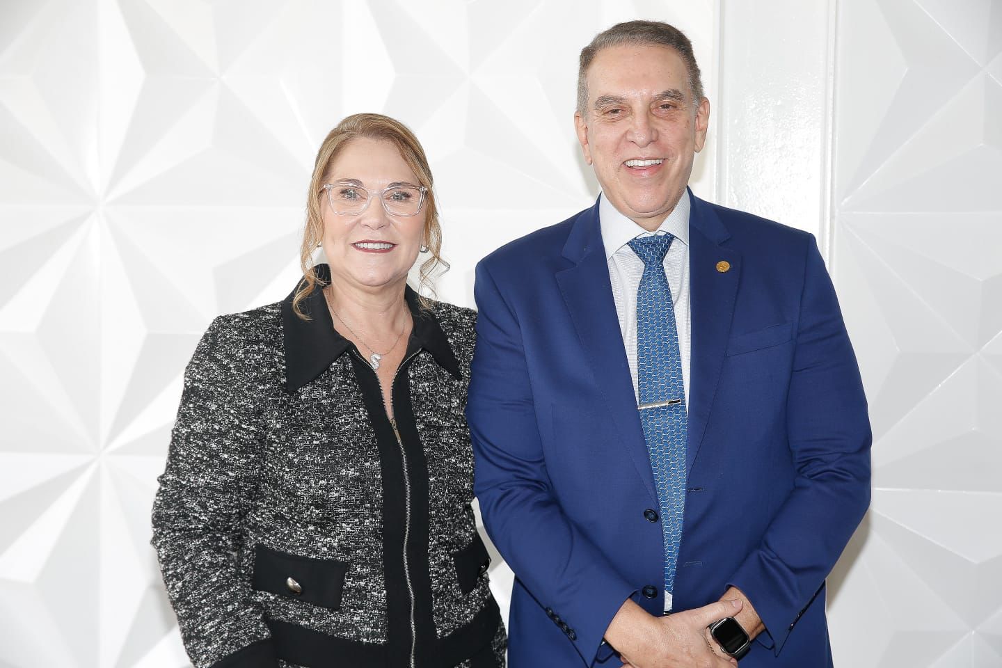 Silvana Omena toma posse como desembargadora do TJAL e diz que abre caminho para outras magistradas