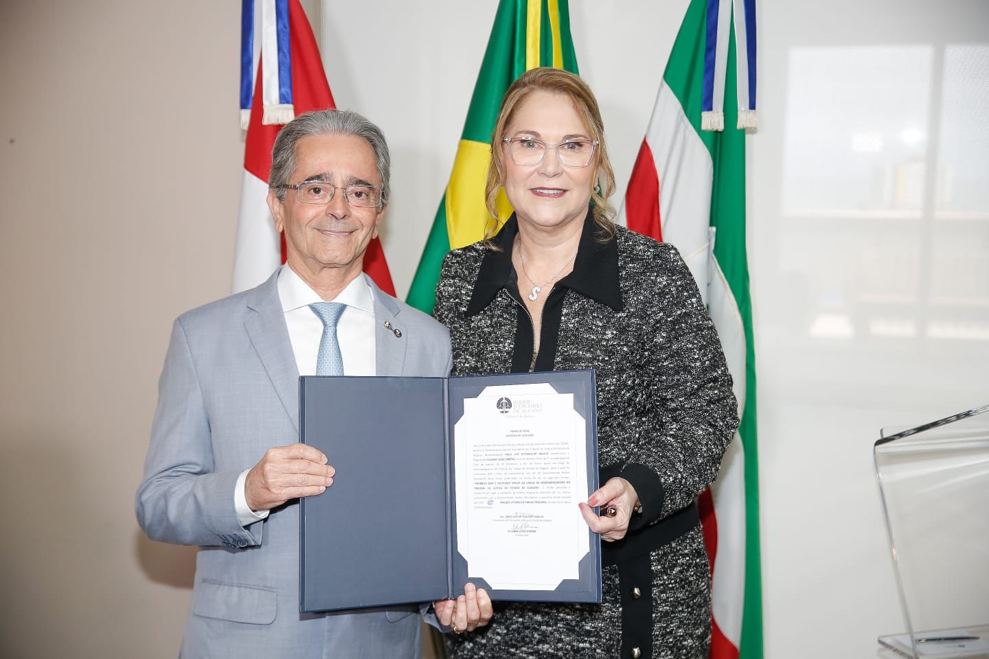 Silvana Omena toma posse como desembargadora do TJAL e diz que abre caminho para outras magistradas