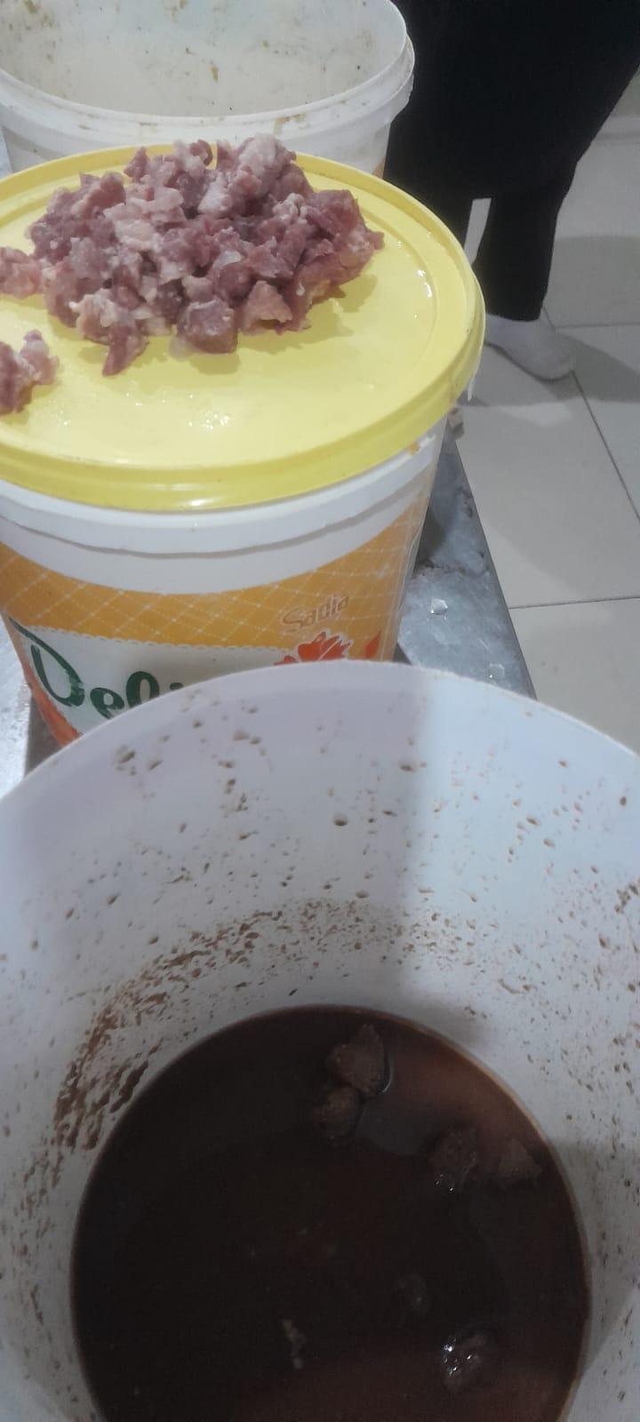 Vigilância Sanitária interdita restaurante por condições insalubres no Farol