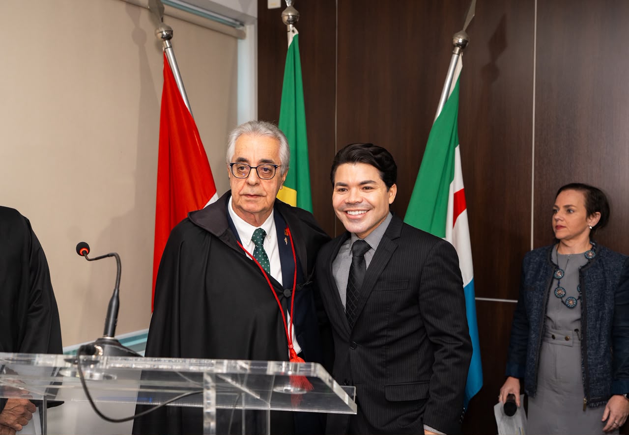 Juiz Hélio Pinheiro toma posse como desembargador eleitoral do TRE/AL