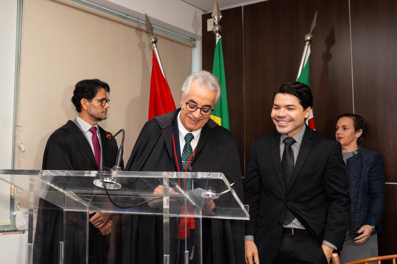 Juiz Hélio Pinheiro toma posse como desembargador eleitoral do TRE/AL