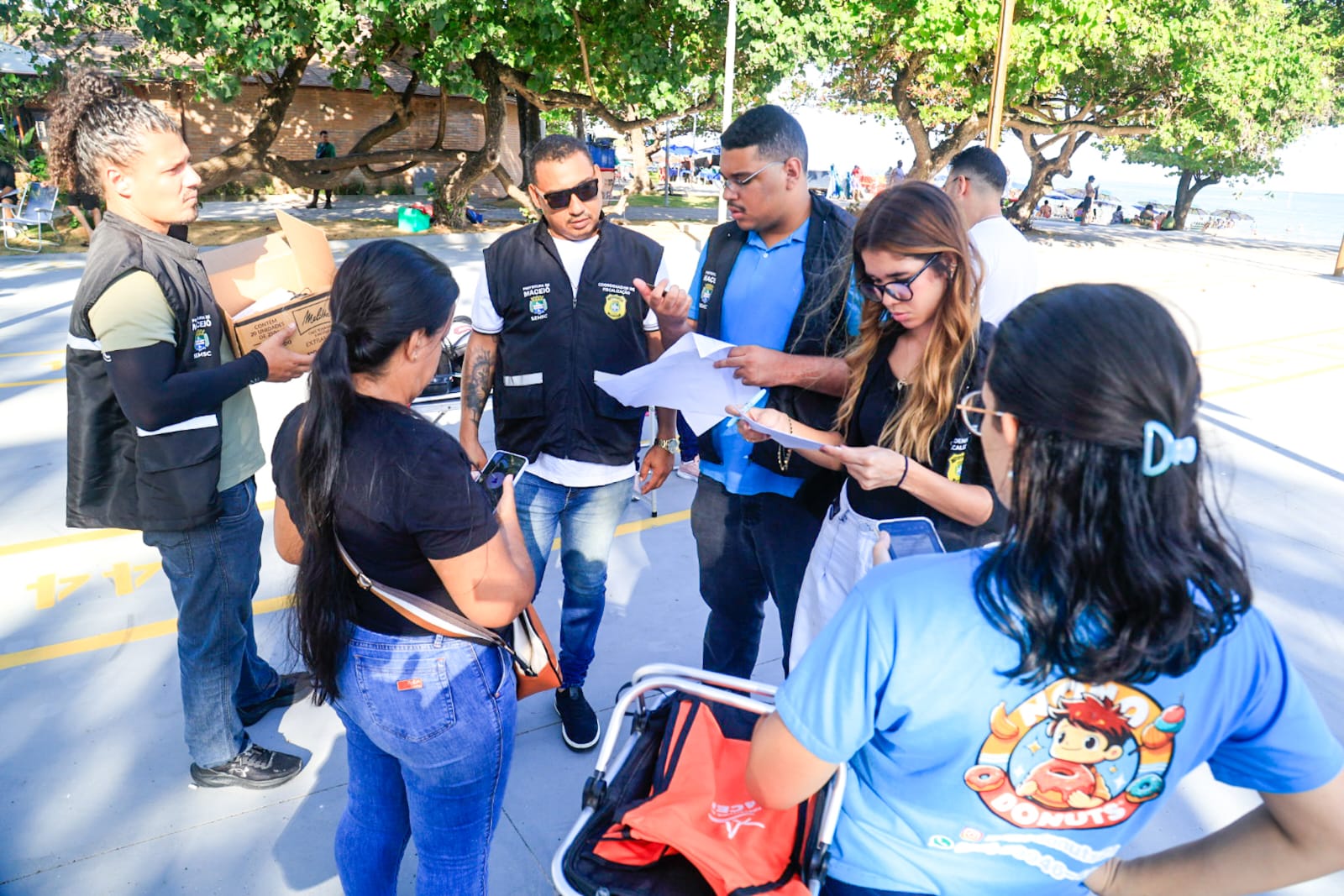 Ambulantes avaliam mudança para novas áreas de alimentação na orla de Maceió