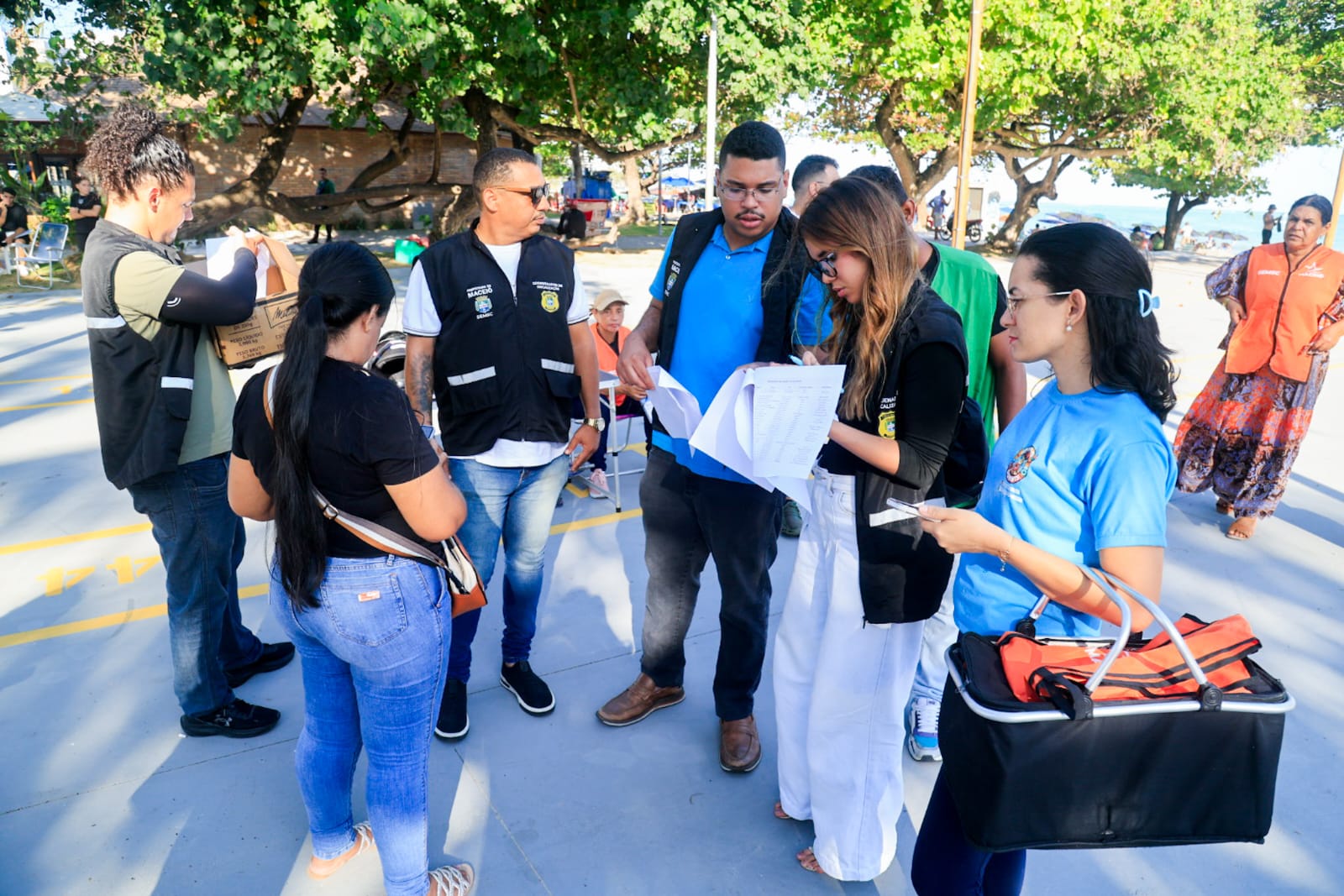 Ambulantes avaliam mudança para novas áreas de alimentação na orla de Maceió