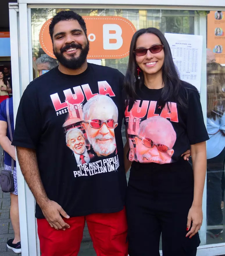 Famosos vão às urnas no primeiro turno das eleições