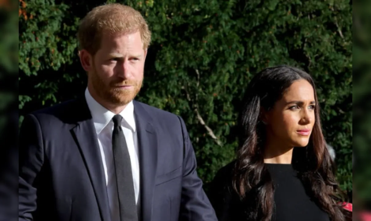 Meghan Markle afasta mulher que tenta tirar foto com o príncipe Harry, image size:1209x720