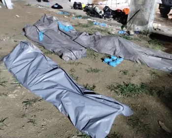 Após mais de 3h, CB retira de cacimba corpos de vítimas de chacina