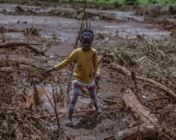 Barragem se rompe no Quênia e mais de 40 morrem