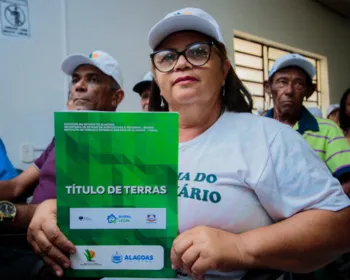 Iteral faz entrega títulos de terra para agricultores em Paulo Jacinto