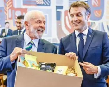 Lula presenteia Macron com queijos brasileiros; saiba de onde são