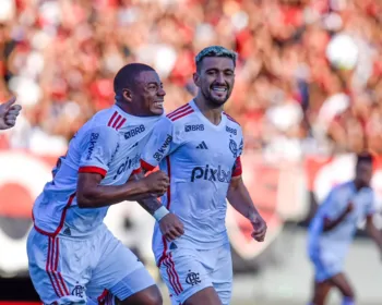 Pedro marca de pênalti no fim, e Flamengo vence o Atlético-GO: 2 a 1