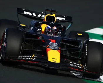 Verstappen lidera o primeiro treino livre para GP da Arábia Saudita