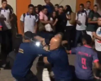 Vídeo mostra briga generalizada entre estudantes em Junqueiro