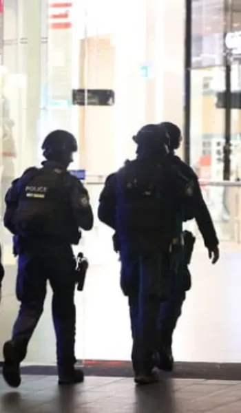 
				
					Ataque a facadas em shopping deixa ao menos sete mortos na Austrália
				
				