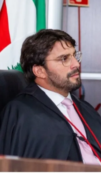 
				
					Jurista Rodrigo Prata é o novo Ouvidor do Tribunal Regional Eleitoral
				
				