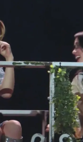 
				
					Lana Del Rey faz dueto surpresa com Billie Eilish no Coachella
				
				