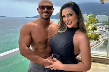 
			
				Andressa Urach anuncia turnê do sexo: “Vai ser uma delícia”
			
			