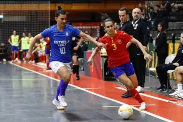 
				Brasil estreia com vitória em torneio feminino de futsal
			
			