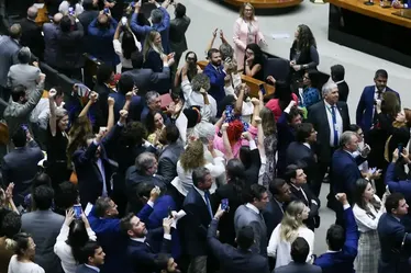 
			
				Câmara decide manter prisão de deputado Chiquinho Brazão
			
			