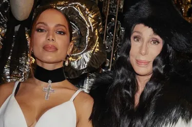
			
				Cher posta foto ao lado de Anitta em evento de moda em Milão; veja
			
			