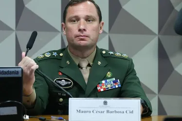 
				Cid revela ao menos 5 reuniões golpistas de Bolsonaro e militares
			
			
