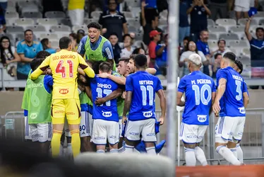 
			
				Cruzeiro marca no fim e derrota Botafogo na estreia pelo Brasileirão
			
			